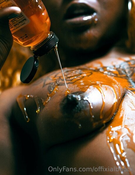 Big Wavy star adult pic