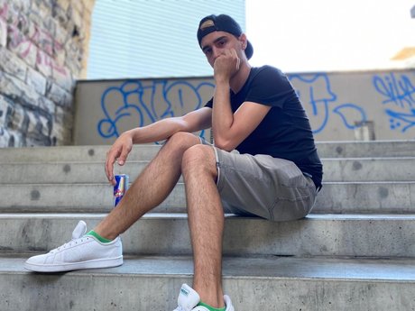 Alexander Hudson hot model pic