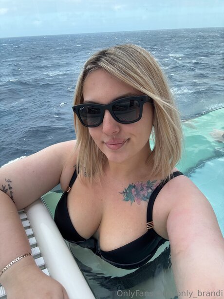 BRITISH BRANDI RAEE_ hot pornstar pic