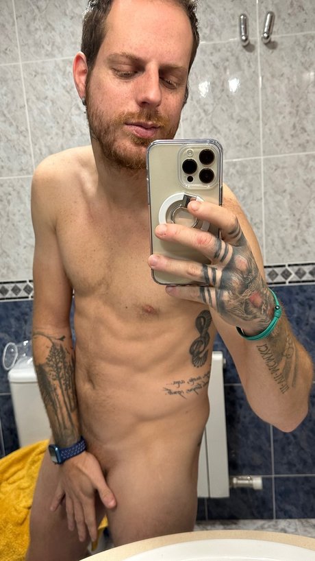 AbrigacaOF model sex photo