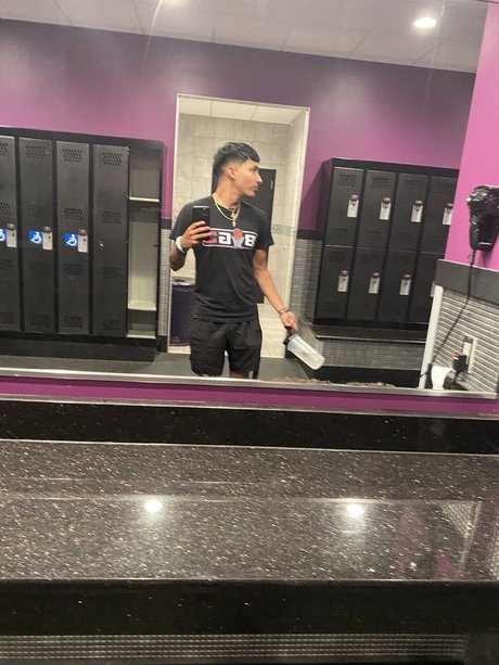 Alaannnn beautiful model image