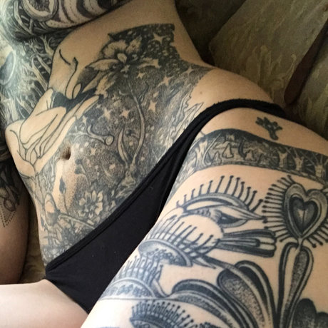 Olive Pits model pornographic photos