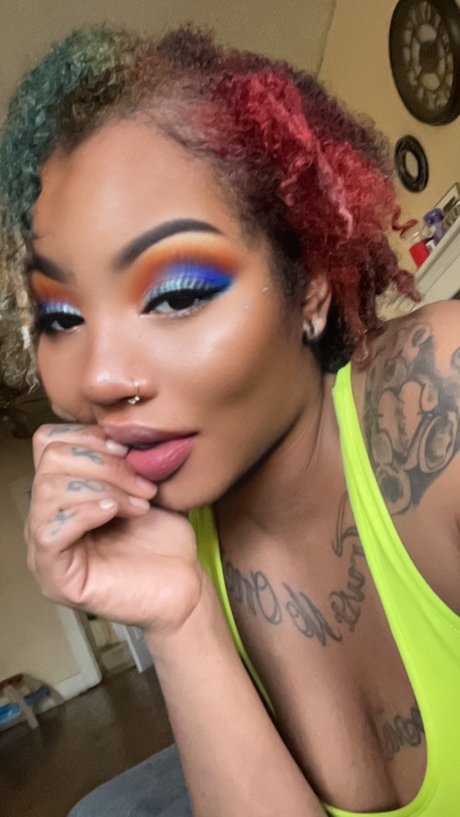 PeanutCream pornstar erotic image