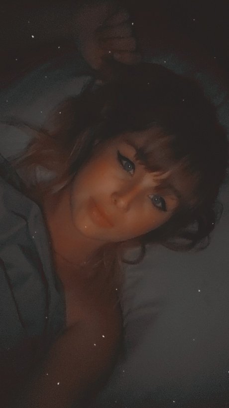 Anya Rowen star naked image