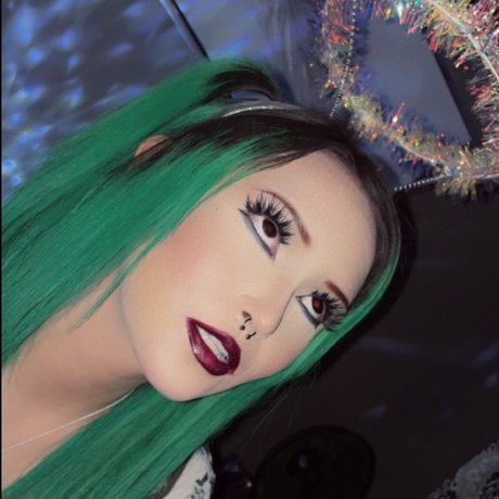 Phony Flattery FREE xxx model pictures