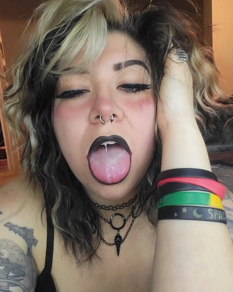 CheyKwanDoe erotic model pics