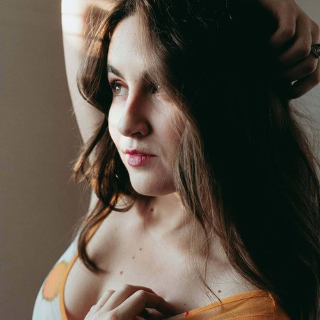 PetitePlayroom model xxx photo