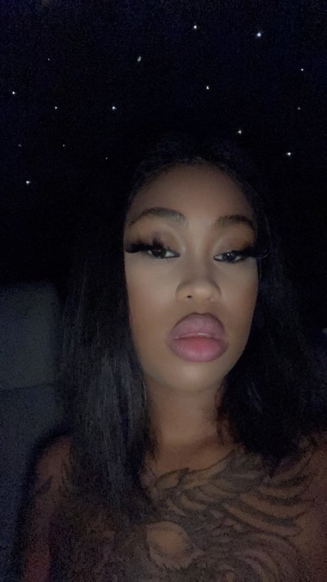 PetiteNina model nude img