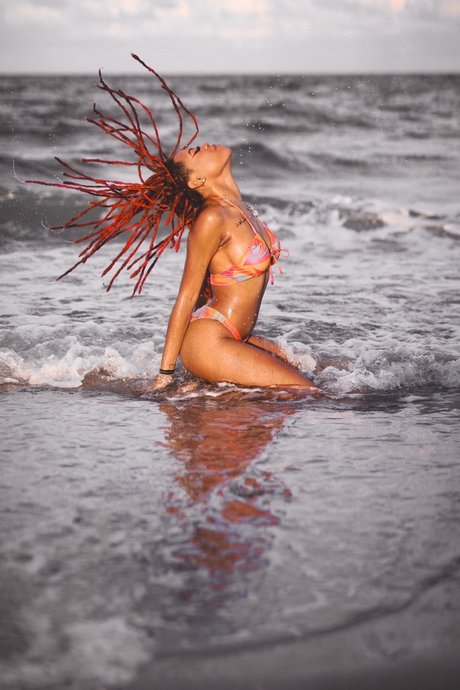 _Make me cum_ pornographic actress pic