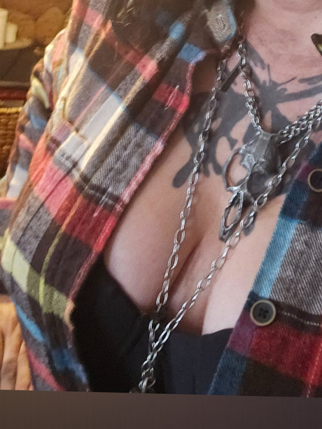 Pirate Patti sexy model photo