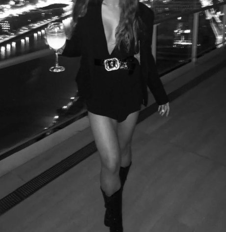 P nsta naked model pictures