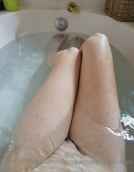 americanhousewife thumbnail