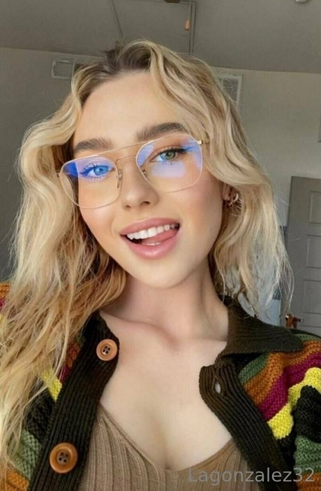 lagonzalez32 pornographic star img