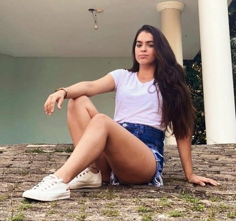 Izabelly Linhares nude star picture