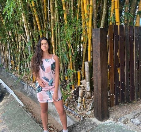 Izabelly Linhares nice actress image