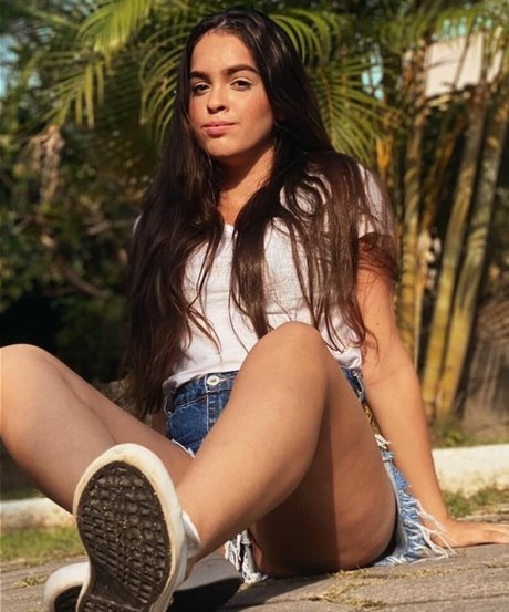 Izabelly Linhares star erotic galleries