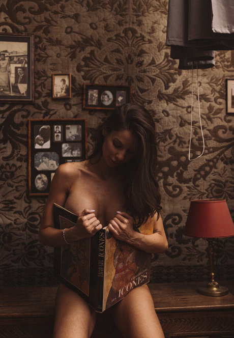 Budai Brigi beautiful model archive