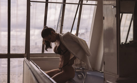 Budai Brigi pornstar top photo