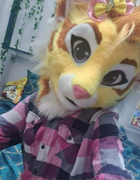 thatyellowkitty pornographic model photo