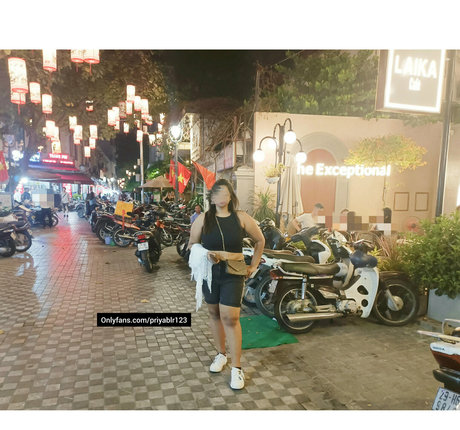 priyablr123 star nice photo