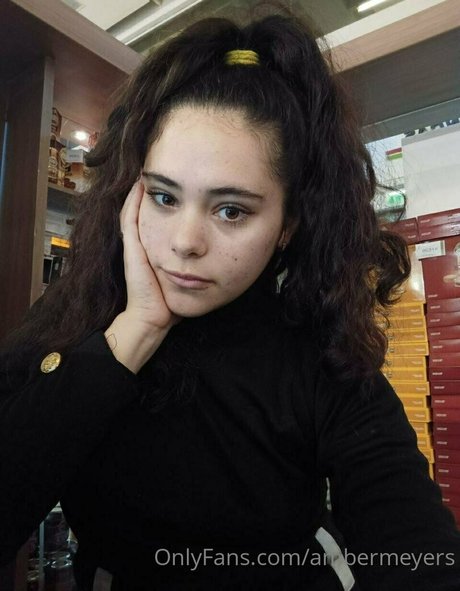 ambermeyers model art picture