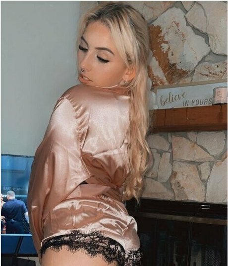 naughty reneee pornographic actress photos