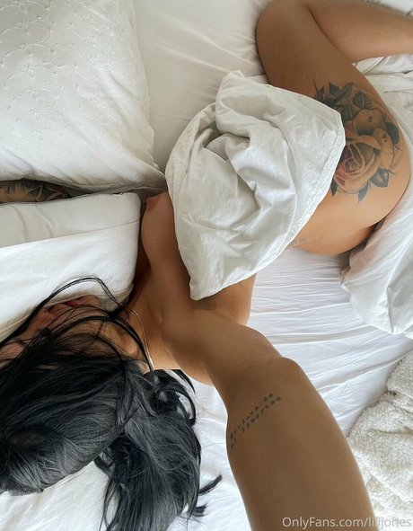 andreaa11g pornographic model gallery