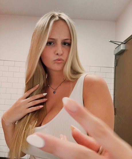 Anya Marie star naked pictures