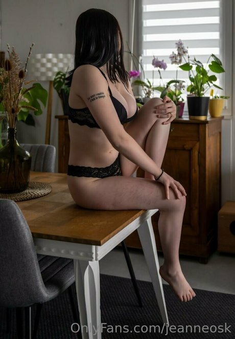 jeanneosk nude model pics