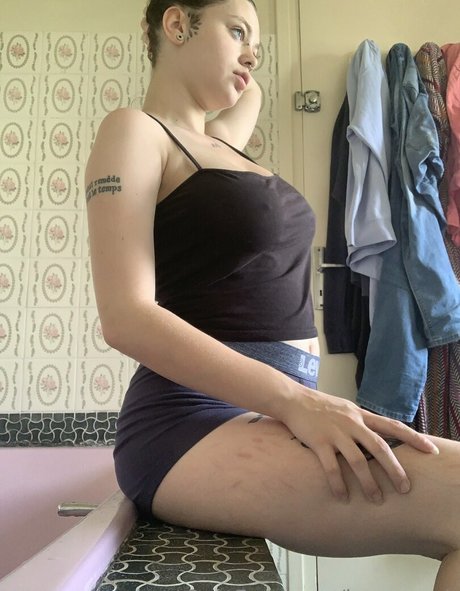 jeanneosk art model archive