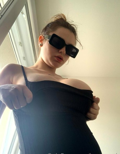 jeanneosk pornstar pretty pic