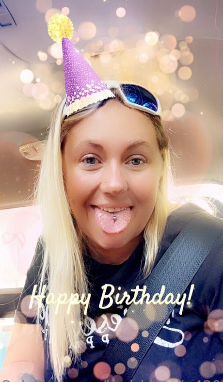 bad blondie33 nudes star picture