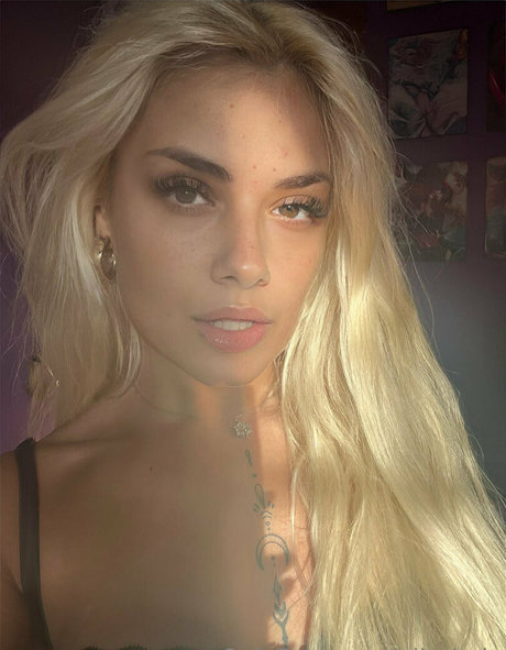 alisshale star sexy images