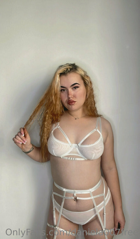 daniela007free star sexy gallery