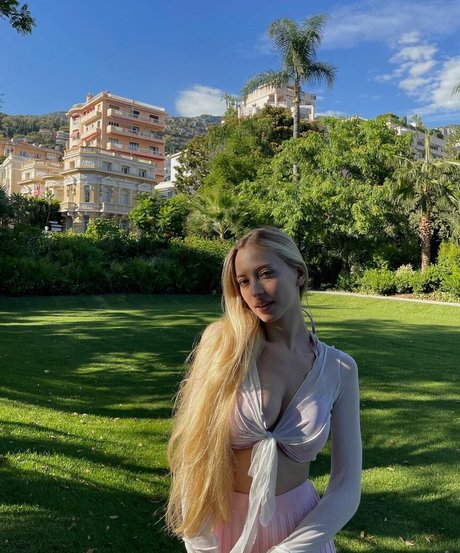 sophia ilysm erotic star photo