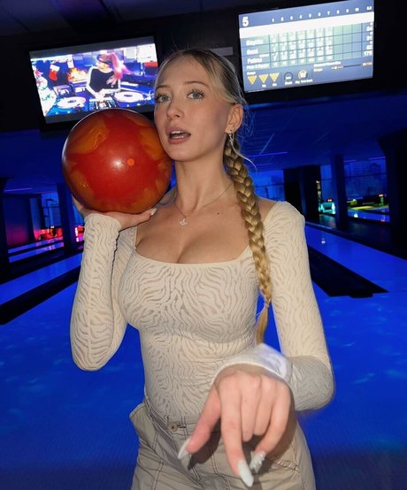 sophia ilysm star high quality images