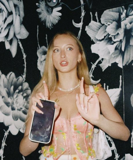 sophia ilysm top pornstar img