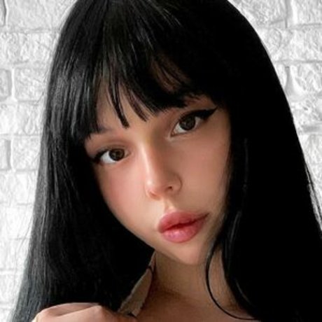 Wanesa adult model image