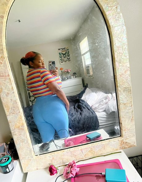 moodybb top model img