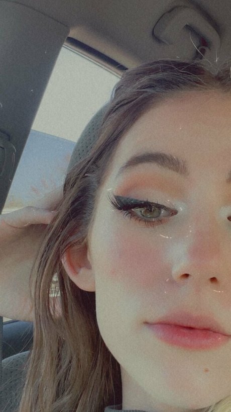 nakedella model xxx pics