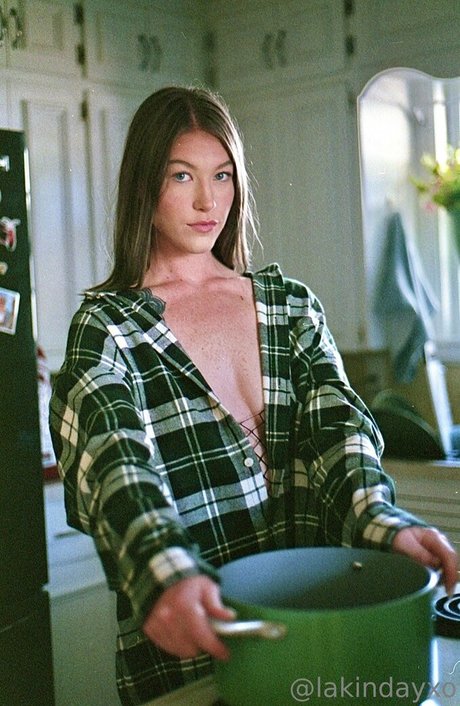 LakinDayXO model art images