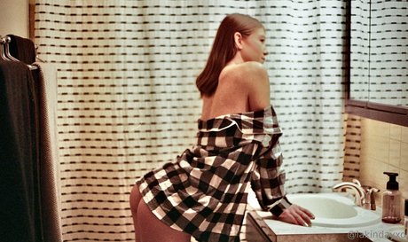 LakinDayXO naked pornstar galleries