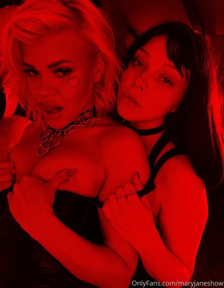 maryjaneshow pornographic model pictures