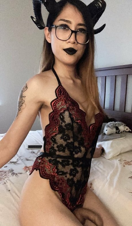 skelly tan erotic star pictures