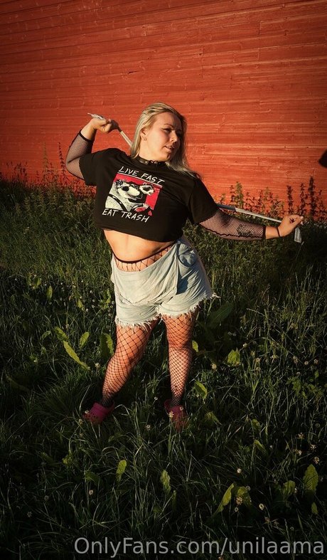 unilaama star erotic image