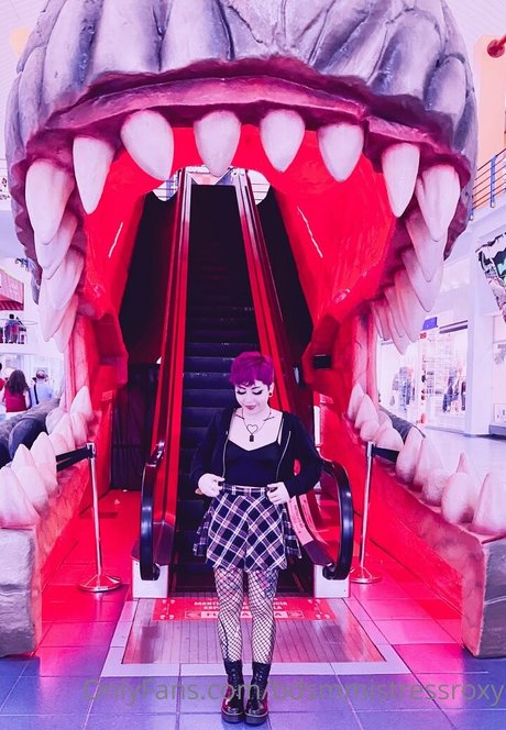 bdsmmistressroxy model exclusive photo