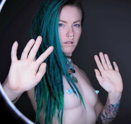 BluTube porn star pics