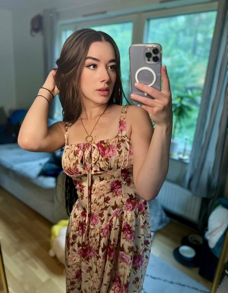 Miss Mikkaa pornstar exclusive pictures