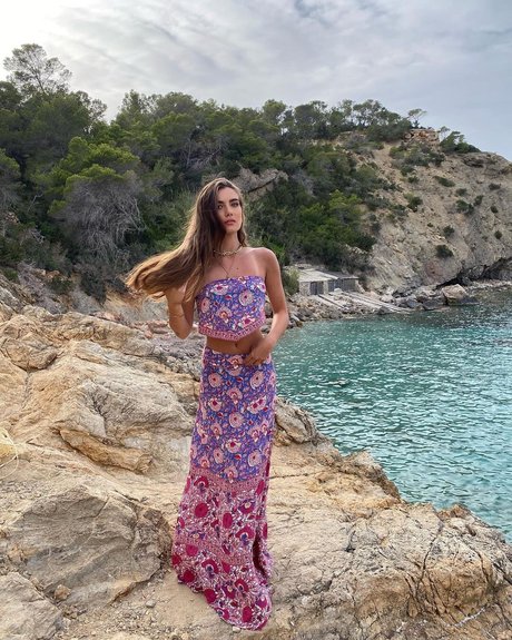 Claire Molin model top photo