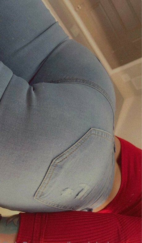 lovelyladymaee adult model photo